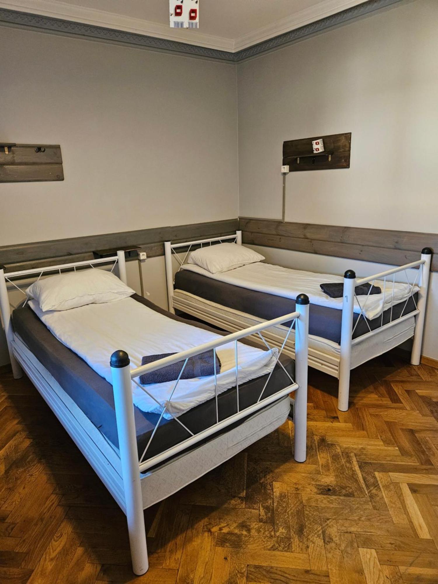 Pokoje Pracownicze Кімнати Для Працівників,Гуртожиток สฟาร์เซ็นต์ส ภายนอก รูปภาพ